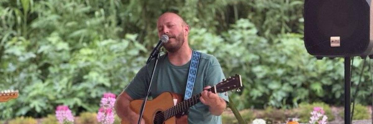 HAPPY HOUR "UNPLUGGED": MIKE DETMER (SPECTACULAR FANTASTIC) and ALEX VAN WINKLE