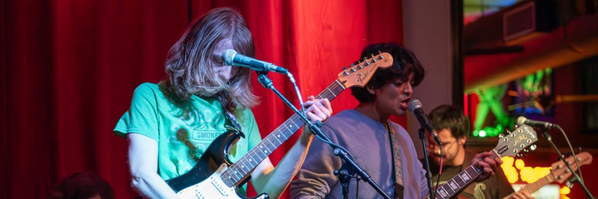JAZZ CLUB DRUG RING w/ NEON CARAVAN
