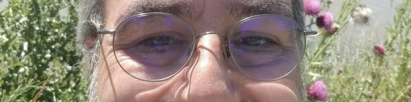 HAPPY HOUR UNPLUGGED: FRANCIS HENNESSEY